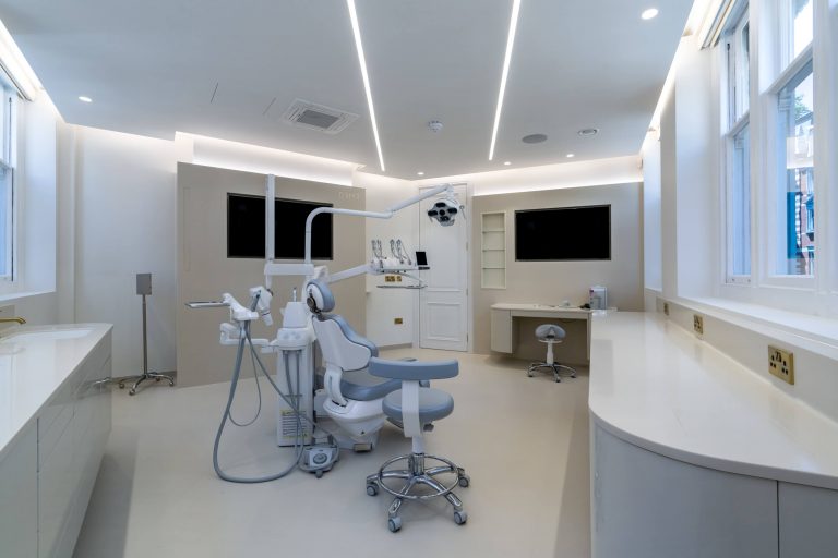 Команда стоматологов Медэксперт-Плюс